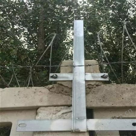 西润热镀铁路公路加密支架立柱支架刀片刺