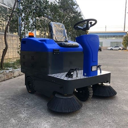 小型坐着开的双刷扫地车 道路地面自动吸尘洒水清扫车 电瓶式