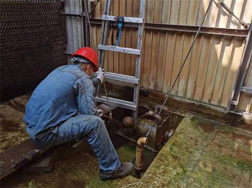 如何保障密闭式冷却塔的使用寿命?(如何判断冷却塔设备好坏)